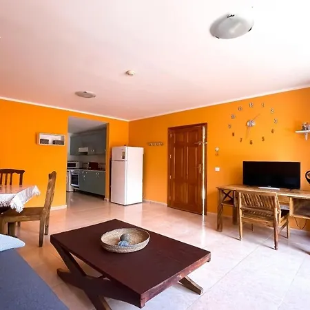 B-rent Mariposa Private Garden Apartment *
