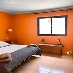 B-rent Mariposa Private Garden Apartment
