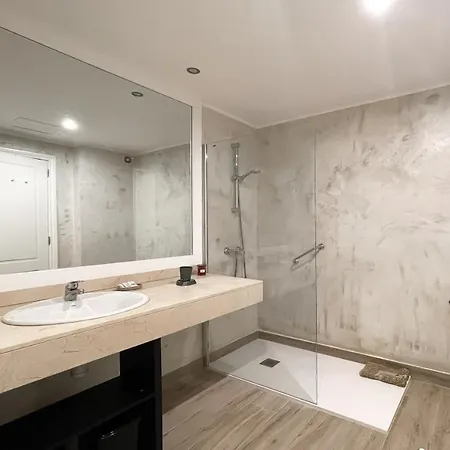 B-rent Mariposa Private Garden كوراليهو